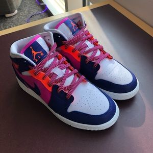 Jordan 1 Mid Kids Size 5Y